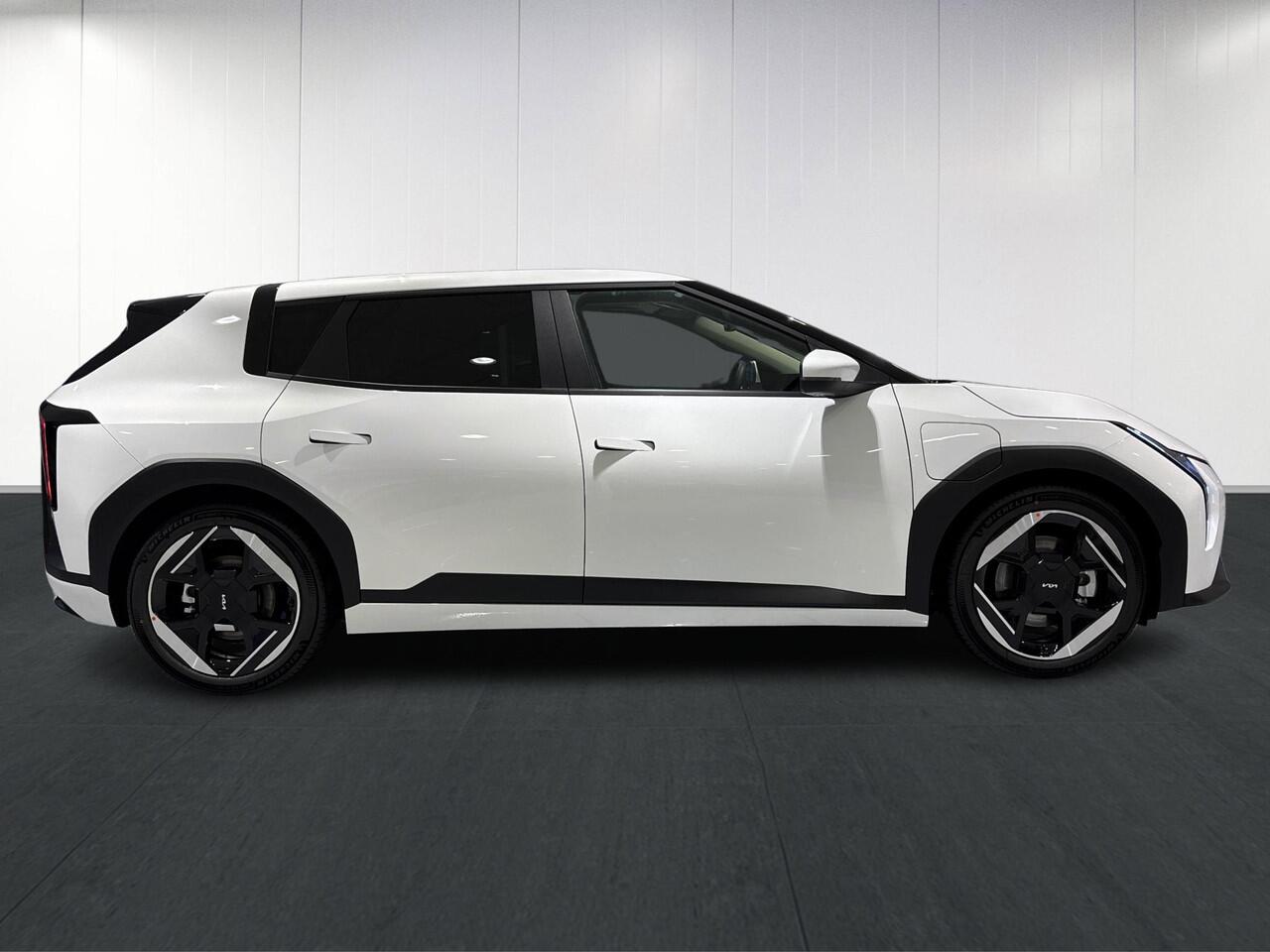 KIA EV4 Plus Advanced 81.4 kWh | Panoramaschuifdak | Verwarmbare achterbank | Harman Kardon | Privacy glass | Dodehoekassistentie |