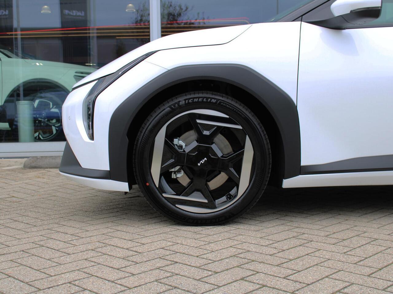 KIA EV4 Plus Advanced 58.3 kWh | OP VOORRAAD | Schuifkanteldak | Navigatie | Stoel en stuurverwarming |