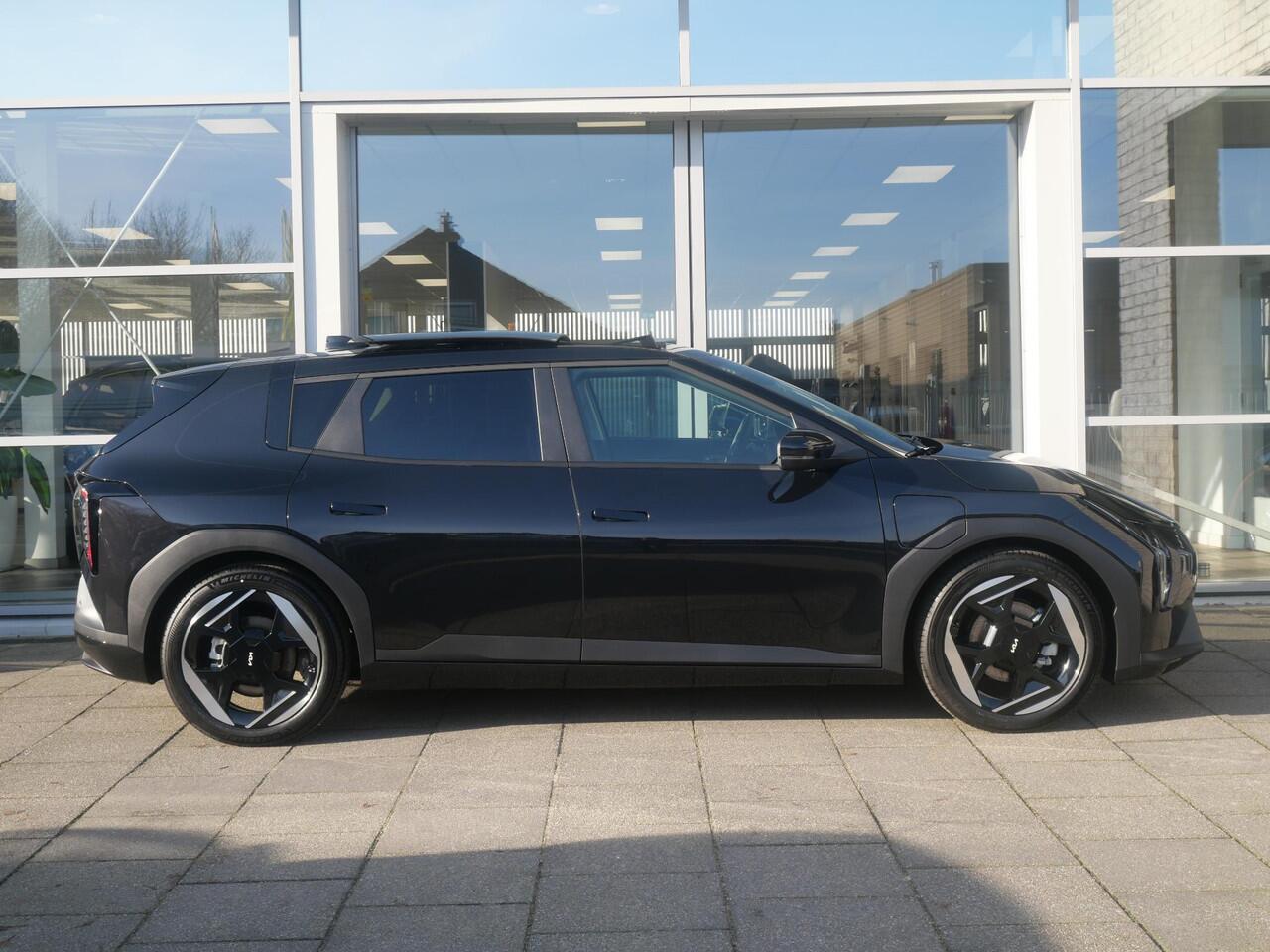 KIA EV4 Plus Advanced 58.3 kWh | Schuif/kantel | Stoel & Stuurverwarming | Camera | Draadloos Carplay | Harman Kardon