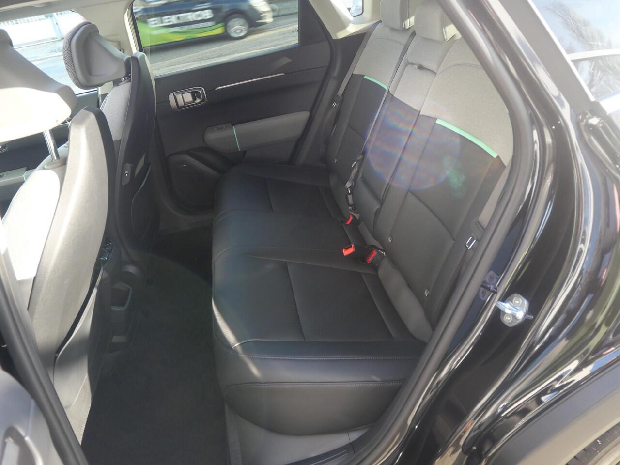 KIA EV4 Plus Advanced 58.3 kWh | Schuif/kantel | Stoel & Stuurverwarming | Camera | Draadloos Carplay | Harman Kardon