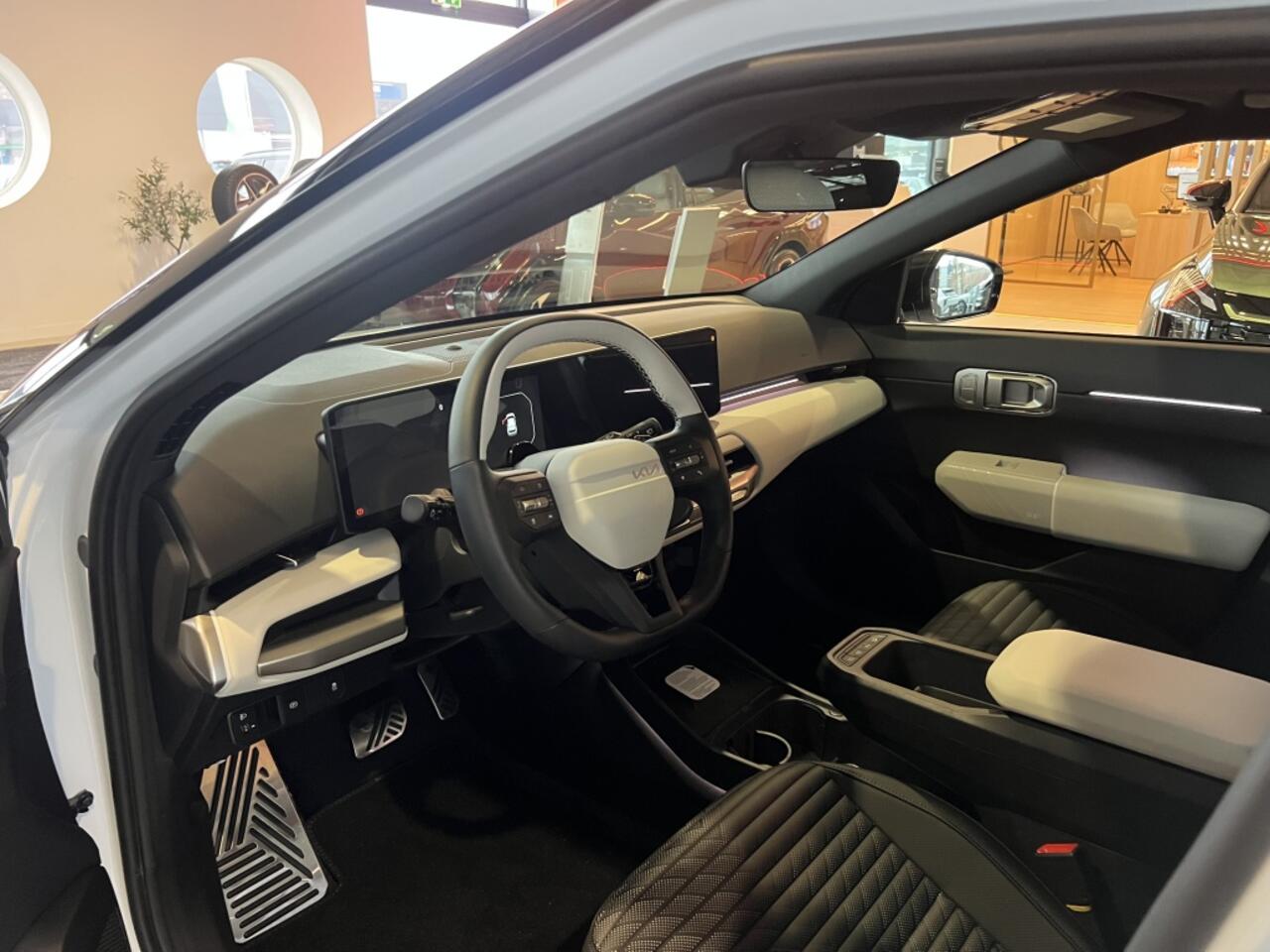 KIA EV4 GT-Line Business Edition 81.4 kWh '' SNEL LEVERBAAR ''