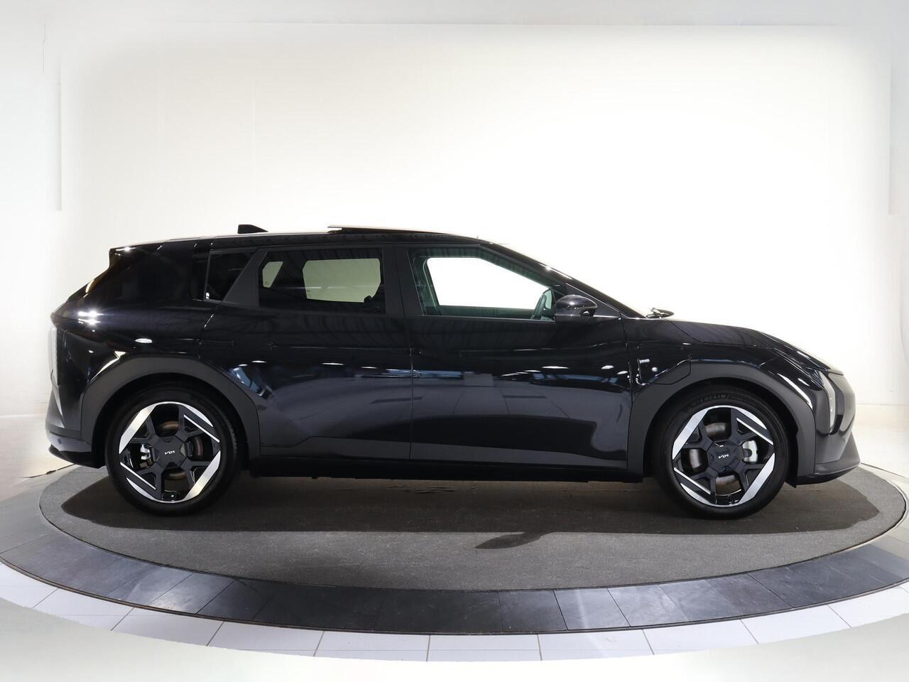 KIA EV4 Plus Advanced 58.3 kWh | Panoramaschuifdak | Harman Kardon | Privacy glass | 19" velgen | Dodehoekassistentie |