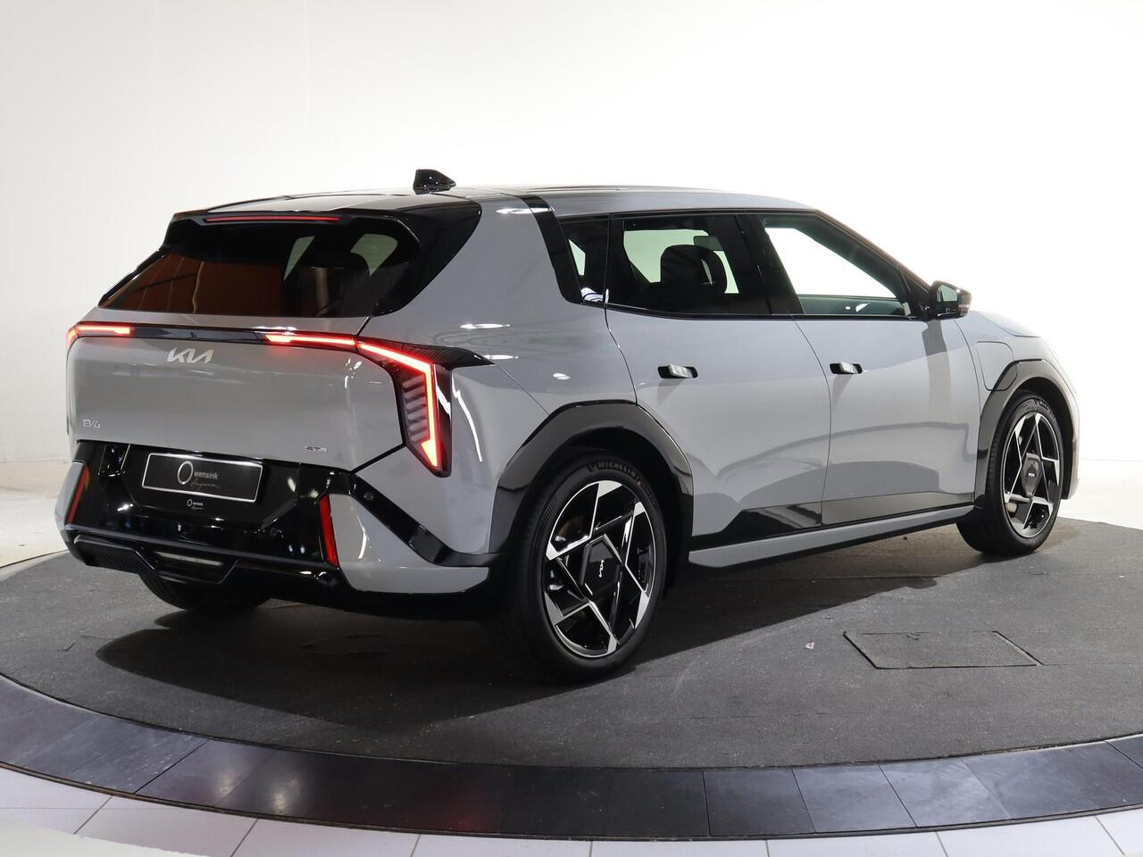 KIA EV4 GT-Line Business Edition 81.4 kWh | Adaptieve cruise control | Stoel- en stuurwielverwarming | Achteruitrijcamera | 19" LM velgen GT-Line | LED-koplampen |