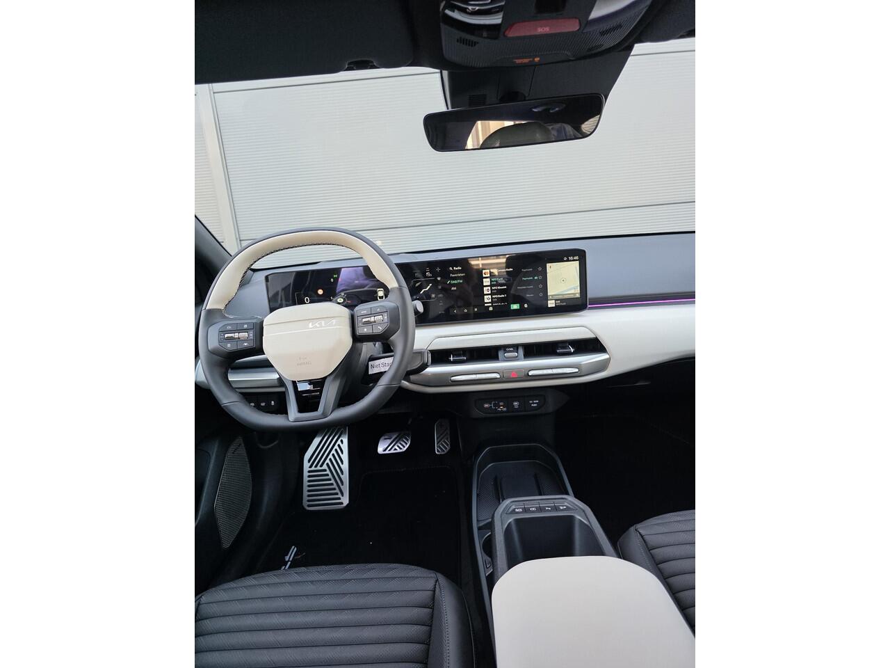 KIA EV4 Fastback GT-PlusLine 81.4 kWh | Panoramaschuifdak | Head-up display | Stoelventilatie voorstoelen | Harman Kardon |