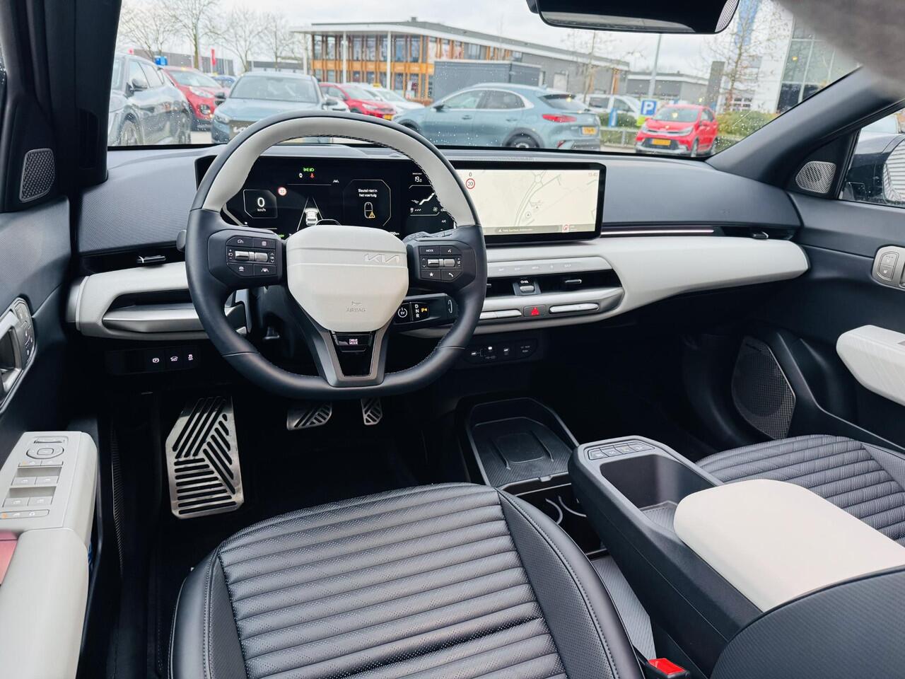 KIA EV4 Fastback GT-Line 81.4 kWh Demo auto | kmstand kan iets variëren! | informeer altijd of de auto aanwezig is !