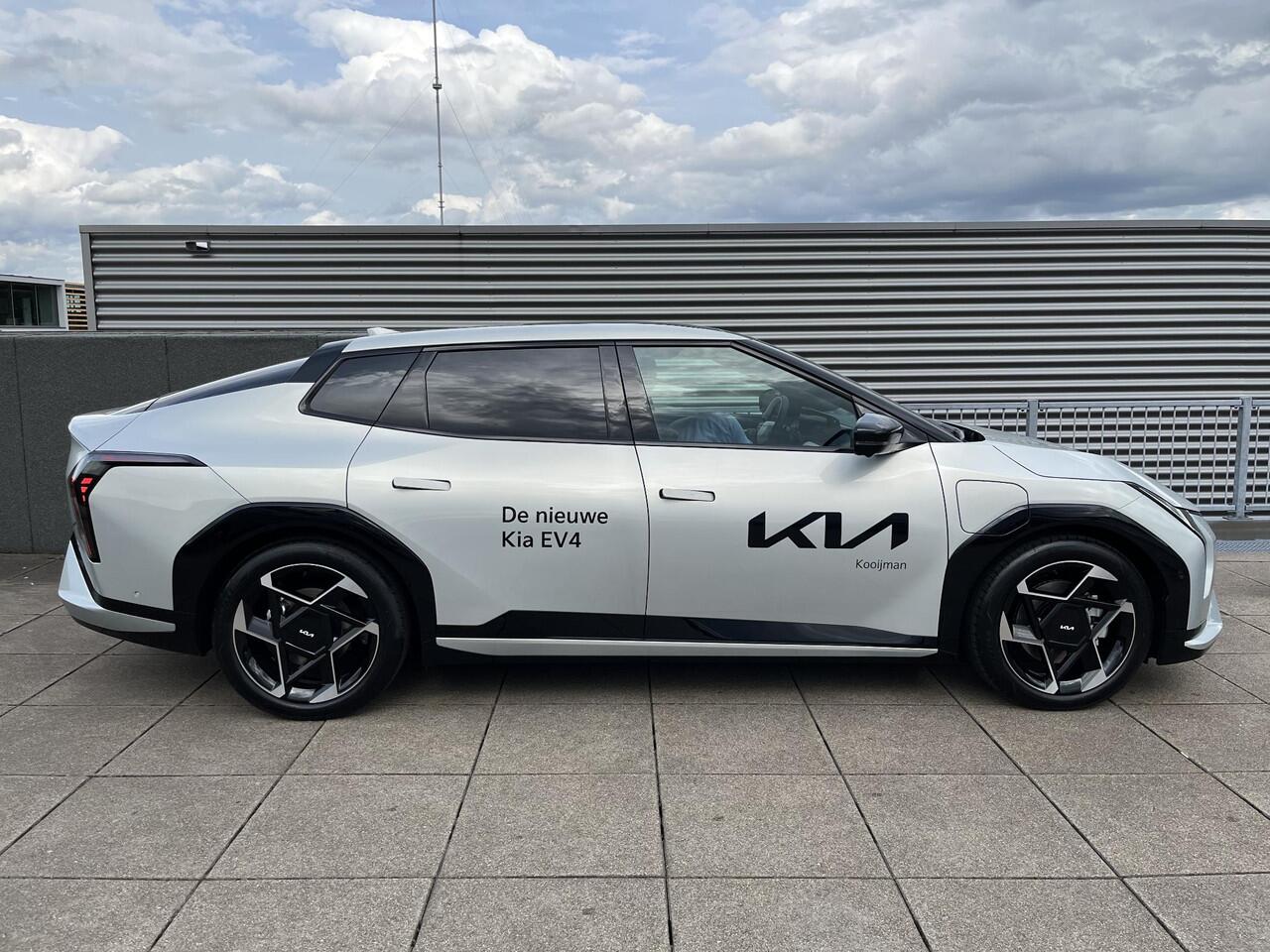 KIA EV4 Fastback GT-PlusLine 81.4 kWh Nu in de Showroom in IJsselstein / EV4 vanaf ¤ 44595,-*