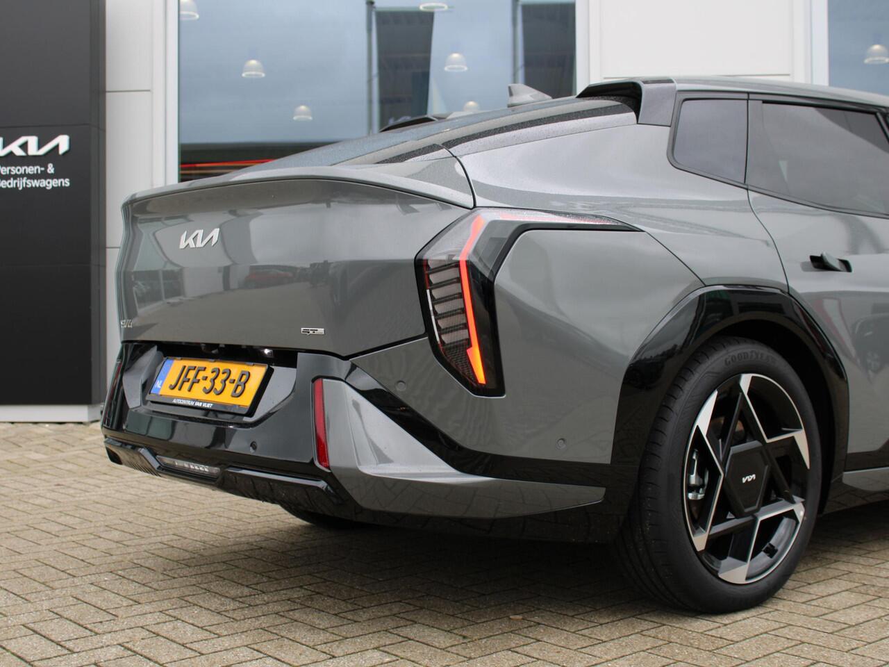 KIA EV4 Fastback GT-PlusLine 81.4 kWh Direct leverbaar | Duurste uitvoering | HUD | Harman Kardon | Pano dak | Stoel en stuurverwarming | Geheugenfunctie bestuurdersstoel |