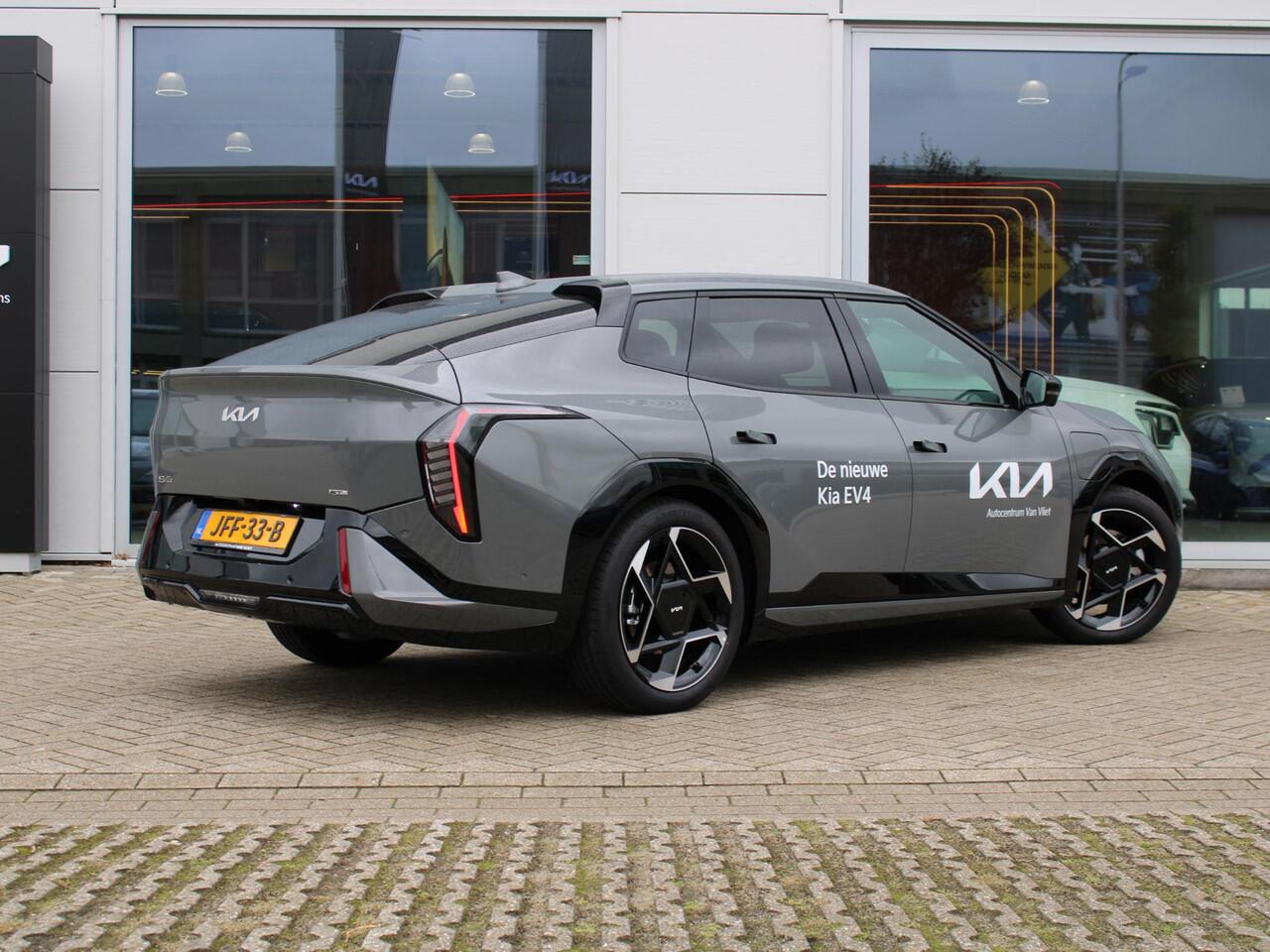 KIA EV4 Fastback GT-PlusLine 81.4 kWh Direct leverbaar | Duurste uitvoering | HUD | Harman Kardon | Pano dak | Stoel en stuurverwarming | Geheugenfunctie bestuurdersstoel |