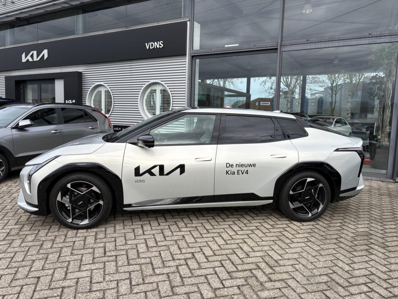 KIA EV4 Fastback GT PlusLine 81,4KWH '' per direct beschikbaar '' lage bijtelling