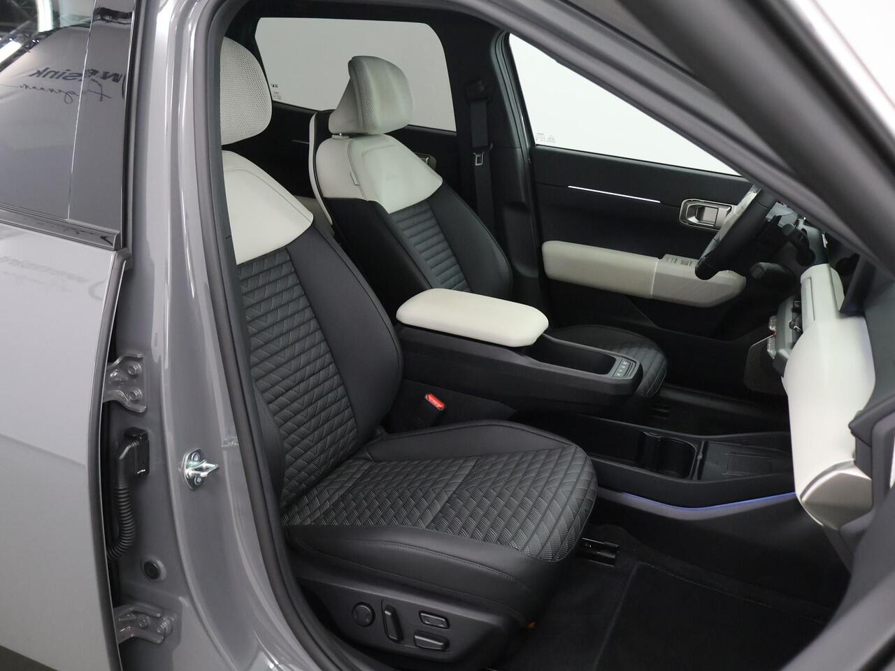 KIA EV4 Fastback GT-PlusLine 81.4 kWh | Trekhaak | Panoramaschuifdak | Head-up display | Stoelventilatie voorstoelen | Harman Kardon |