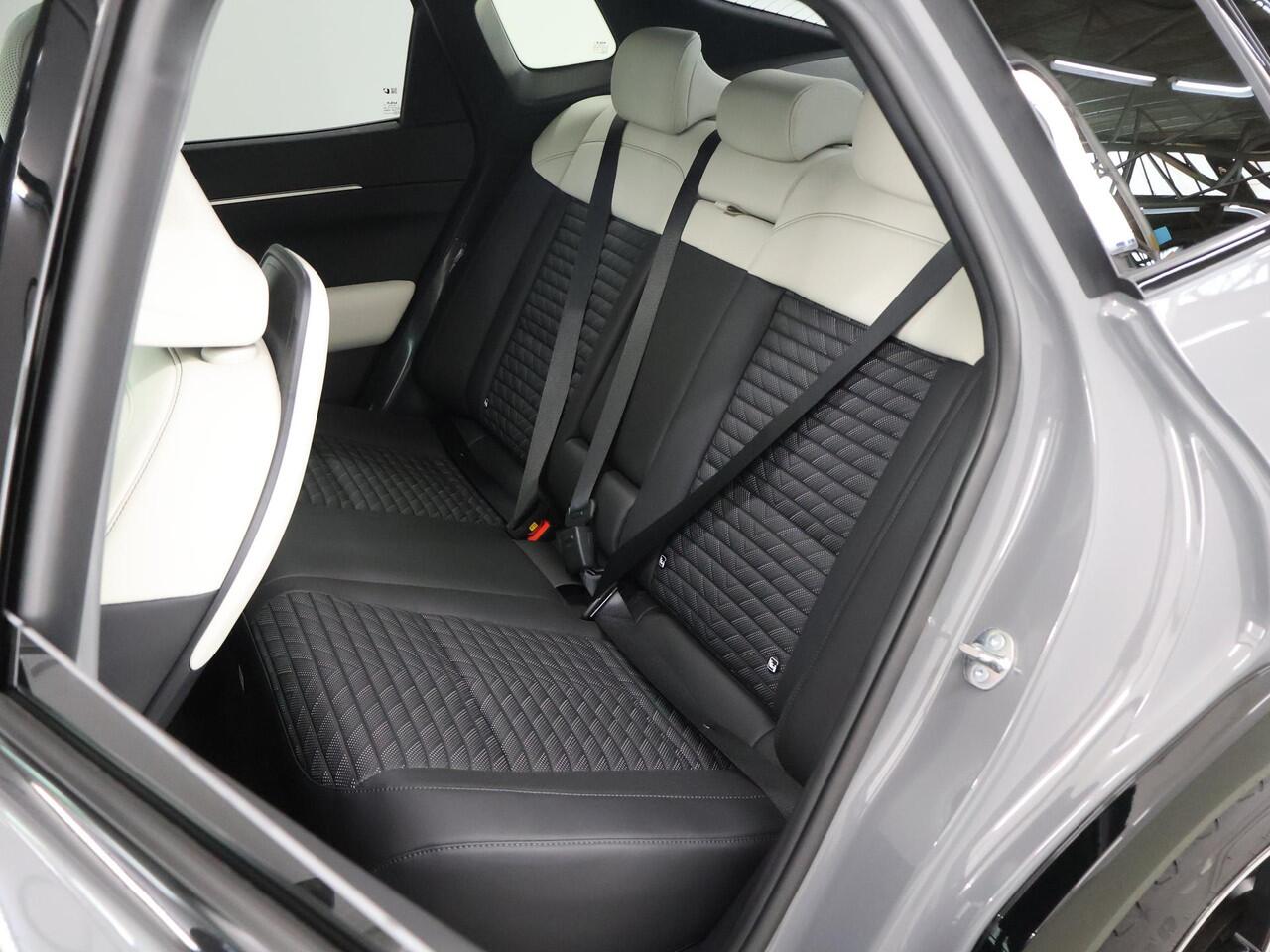 KIA EV4 Fastback GT-PlusLine 81.4 kWh | Trekhaak | Panoramaschuifdak | Head-up display | Stoelventilatie voorstoelen | Harman Kardon |