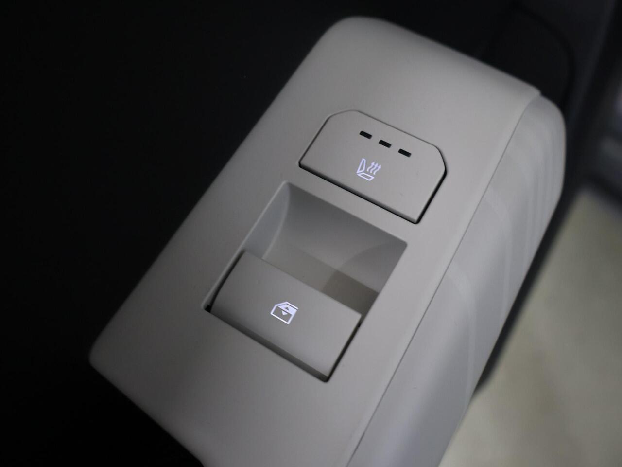 KIA EV4 Fastback GT-PlusLine 81.4 kWh | Trekhaak | Panoramaschuifdak | Head-up display | Stoelventilatie voorstoelen | Harman Kardon |