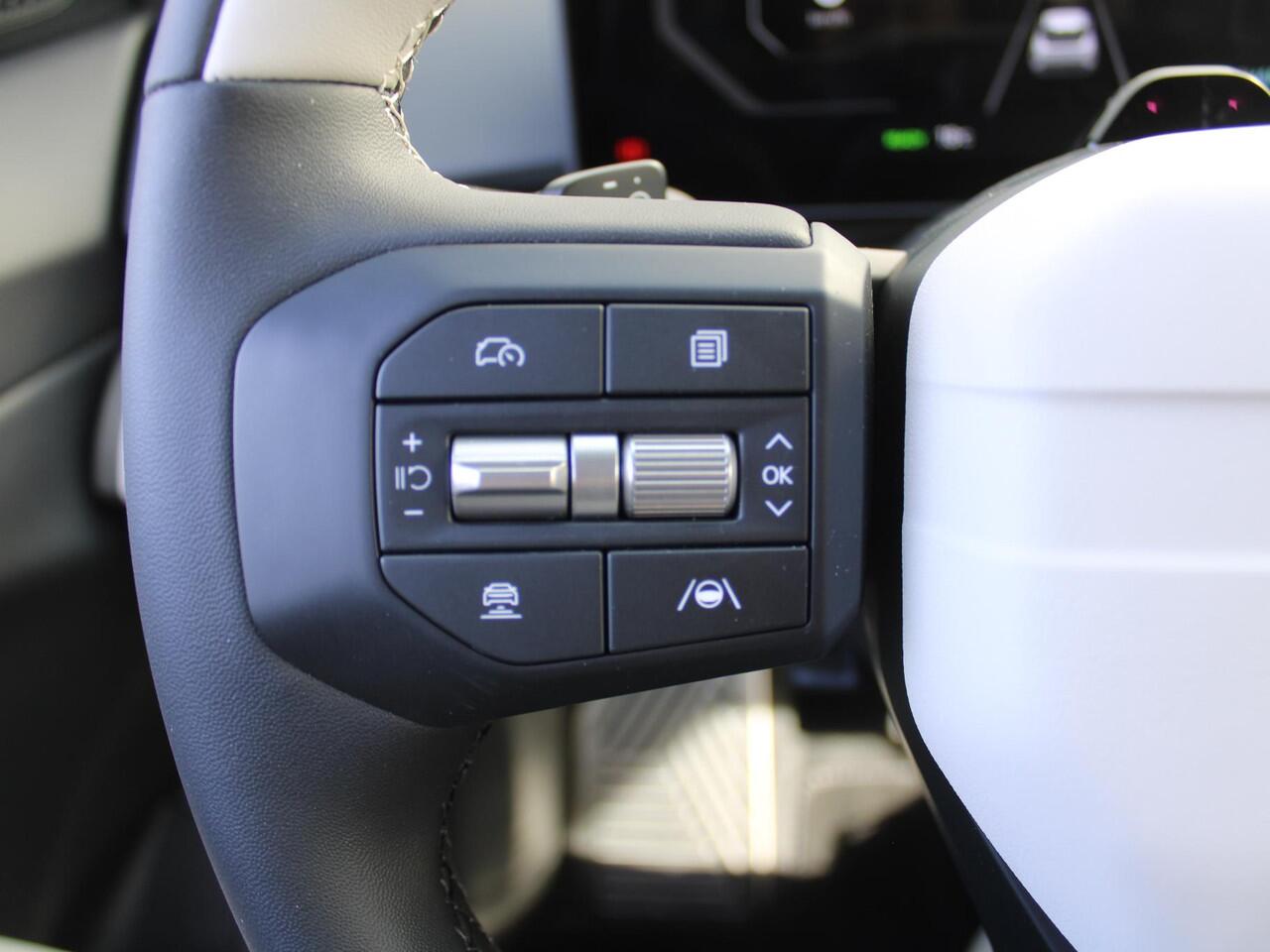 KIA EV4 Fastback GT-PlusLine 81.4 kWh | Schuifdak | Stuur-/stoelverwarming + ventilatie | Camera rondom | Elek. stoelverstelling | Leer | HUD | LED | 19" LM |