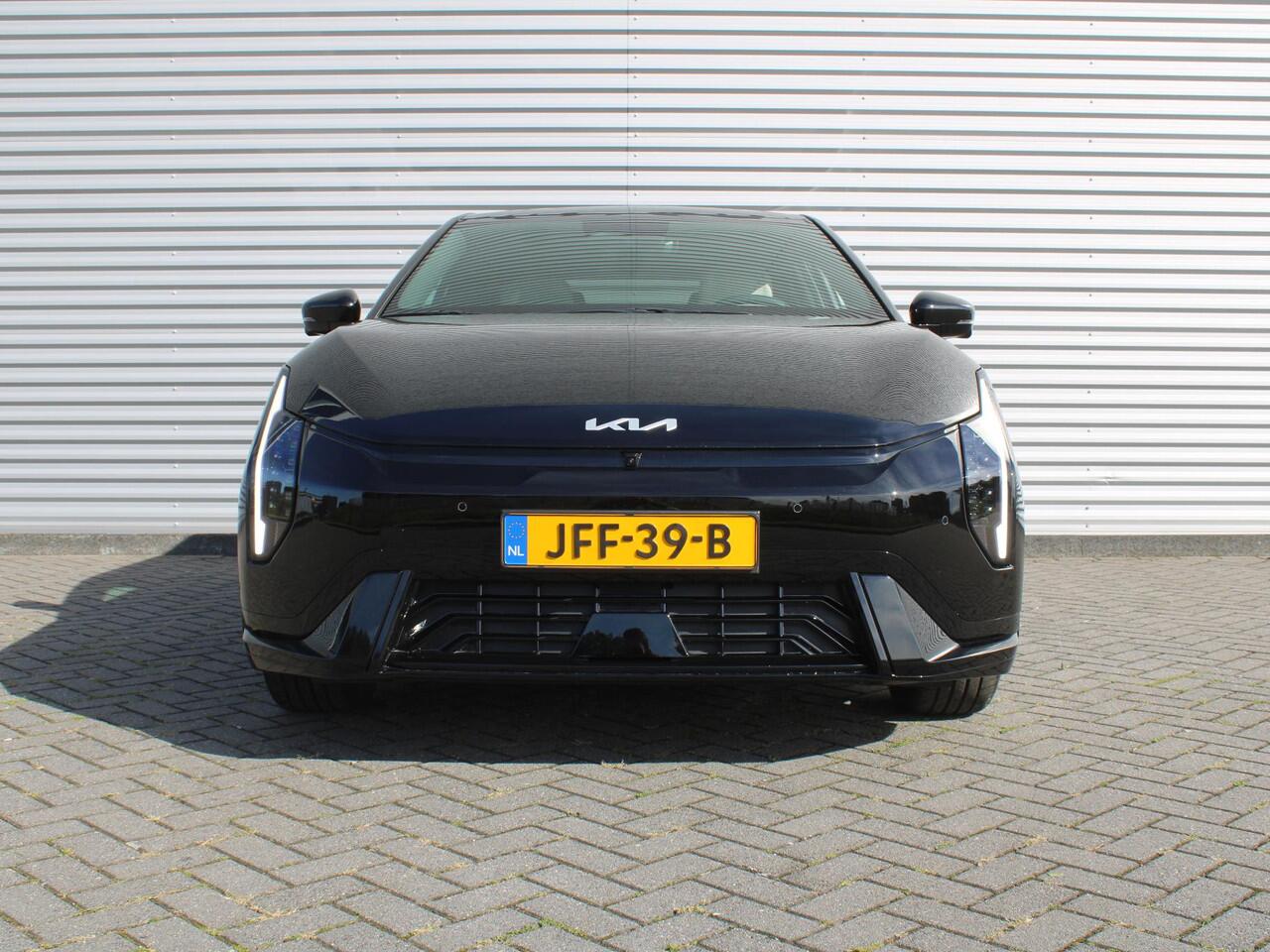 KIA EV4 Fastback GT-PlusLine 81.4 kWh | Schuifdak | Stuur-/stoelverwarming + ventilatie | Camera rondom | Elek. stoelverstelling | Leer | HUD | LED | 19" LM |