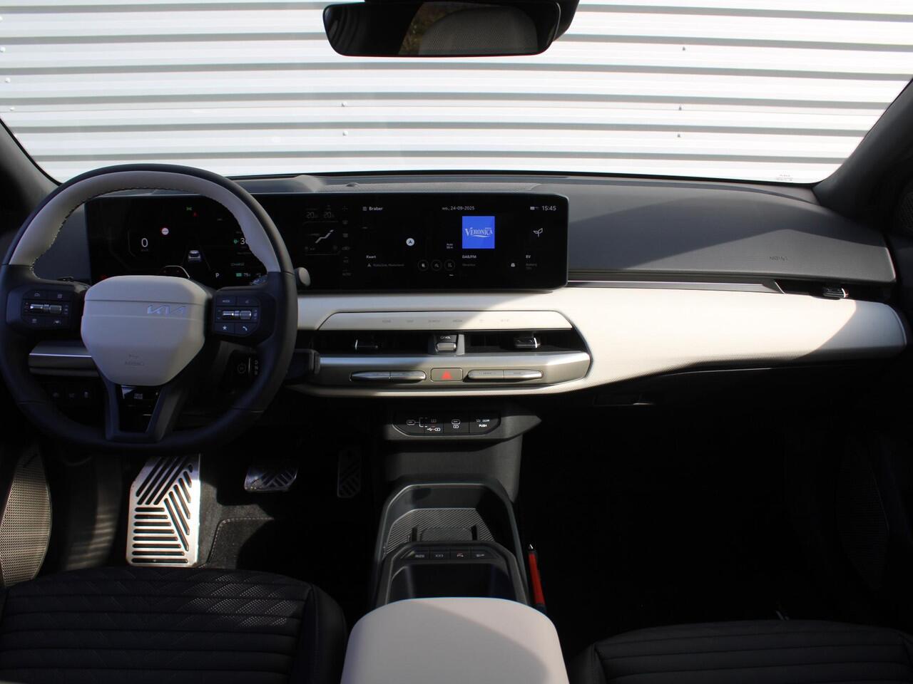 KIA EV4 Fastback GT-PlusLine 81.4 kWh | Schuifdak | Stuur-/stoelverwarming + ventilatie | Camera rondom | Elek. stoelverstelling | Leer | HUD | LED | 19" LM |