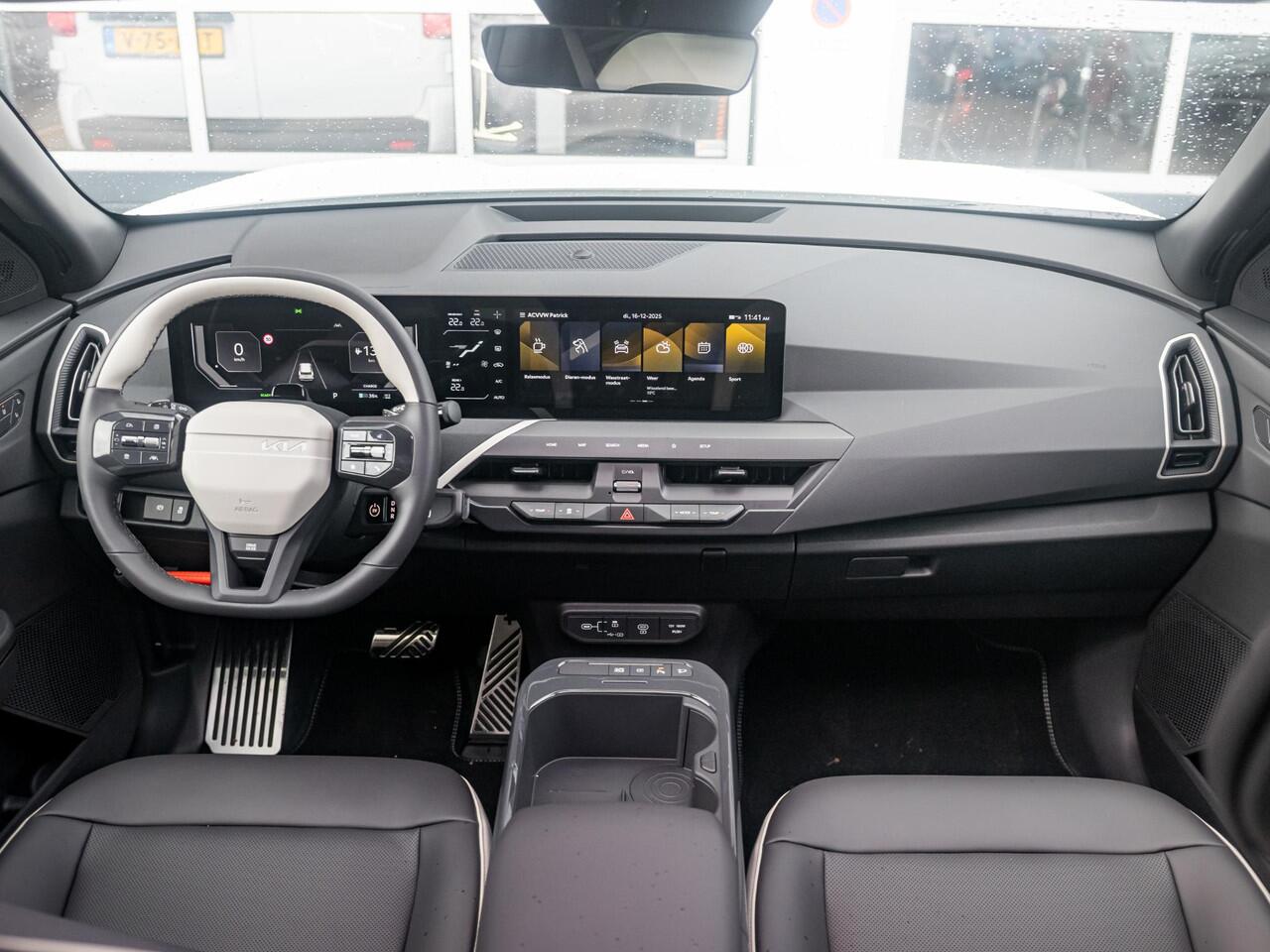 KIA EV5 GT-Line Business Edition 81.4 kWh 17 % bijtelling l Stoelverwarming l El. verstelbare stoelen met memory functie. l Zwarte logo's.