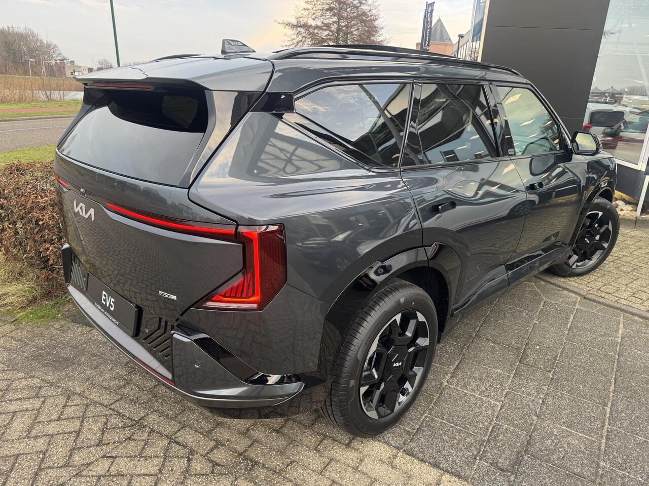 KIA EV5 GT-Line Business Edition 81.4 kWh , Direct Leverbaar!, Complete Uitvoering!, Voorraadkorting!