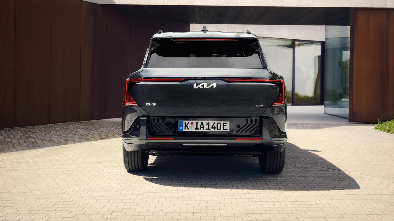 KIA EV5 GT-PlusLine 81.4 kWh Nu ¤2.845,- voordeel! Nu tijdelijk extra scherp geprijsd!