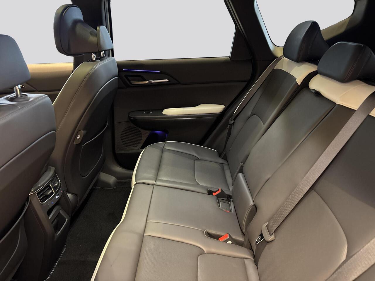 KIA EV5 GT-Line Business Edition 81.4 kWh | Panoramaschuifdak | Harman Kardon | Warmtepomp | Stoelventilatie | Stoelverwarming voor en achter | Adaptieve cruise control |