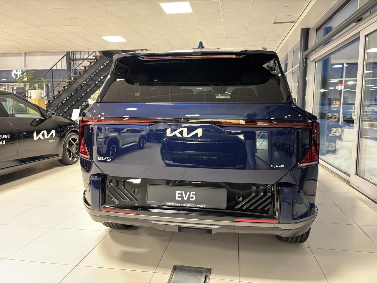 KIA EV5 GT-Line Business Edition 81.4 kWh ACTIE! Direct rijden, uit voorraad leverbaar. exclusief bij Kooijman Tiel: 0344-611400