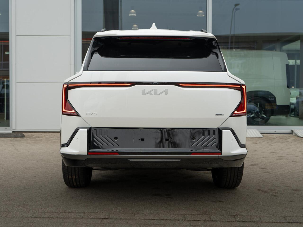 KIA EV5 GT-Line Business Edition 81.4 kWh Panorama dak | Elektrische achterklep | Stoel+Stuurverwarming | GT pakket | Uit voorraad leverbaar