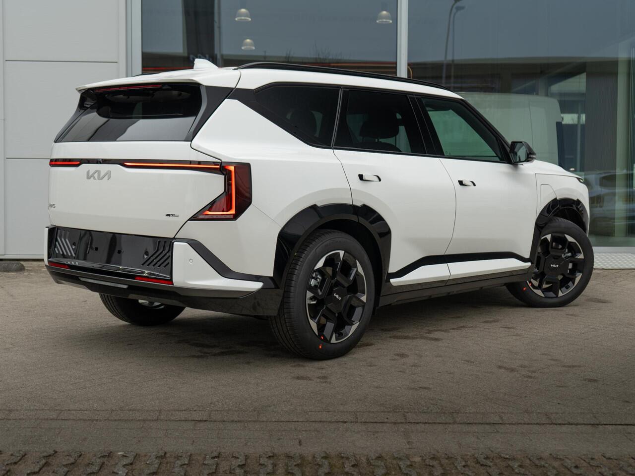 KIA EV5 GT-Line Business Edition 81.4 kWh Panorama dak | Elektrische achterklep | Stoel+Stuurverwarming | GT pakket | Uit voorraad leverbaar