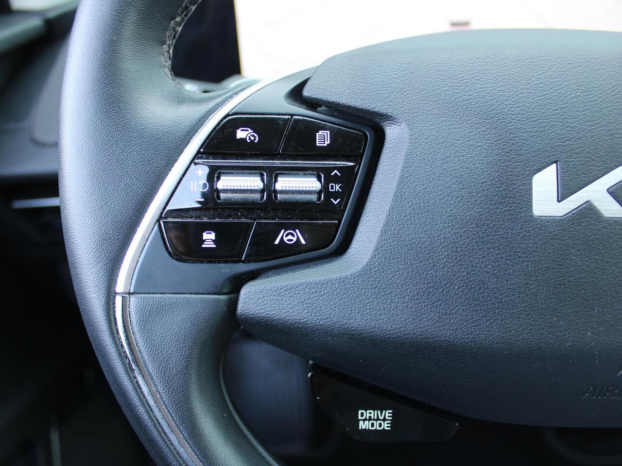 KIA EV6 Plus 77.4 kWh | Stuur-/stoelverwarming + ventilatie | Elektr. stoelverstelling + achterklep | Warmtepomp | 19" LM | Camera | LED |