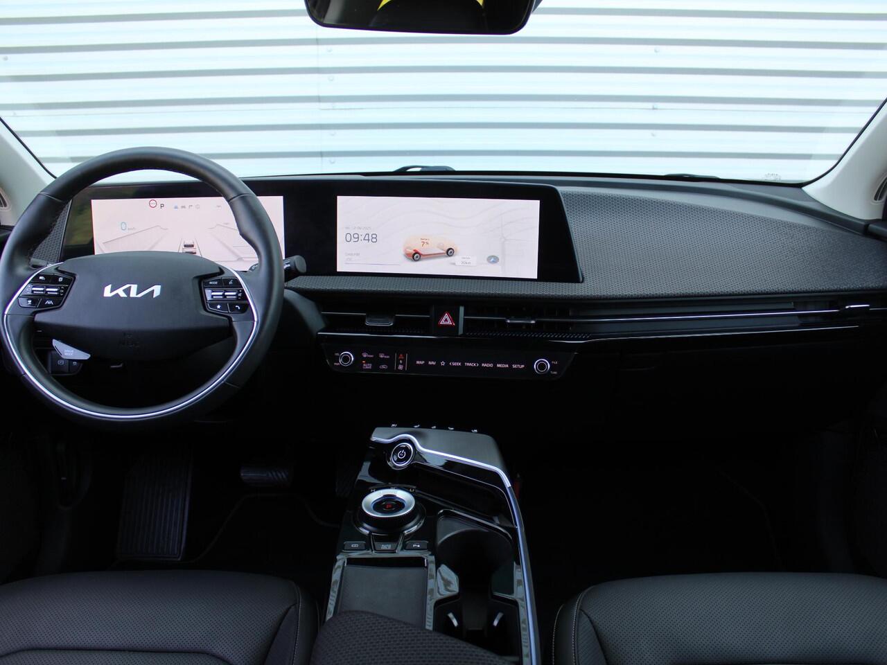 KIA EV6 Plus 77.4 kWh | Stuur-/stoelverwarming + ventilatie | Elektr. stoelverstelling + achterklep | Warmtepomp | 19" LM | Camera | LED |