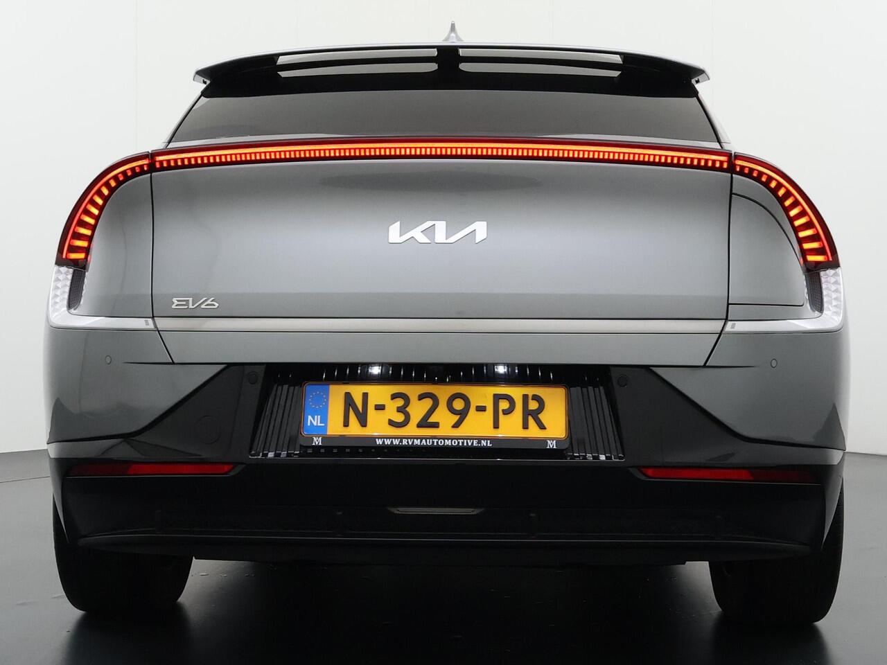 KIA EV6 Plus 77.4 kWh SOH 100% 1e eigenaar | Stoel-/stuurverwarming | Stoelventilatie | Elektr. Achterklep | Mem. Stoel | Dodehoek | Rijklaar met 12 mnd BOVAG-garantie