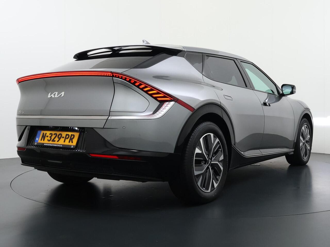 KIA EV6 Plus 77.4 kWh SOH 100% 1e eigenaar | Stoel-/stuurverwarming | Stoelventilatie | Elektr. Achterklep | Mem. Stoel | Dodehoek | Rijklaar met 12 mnd BOVAG-garantie