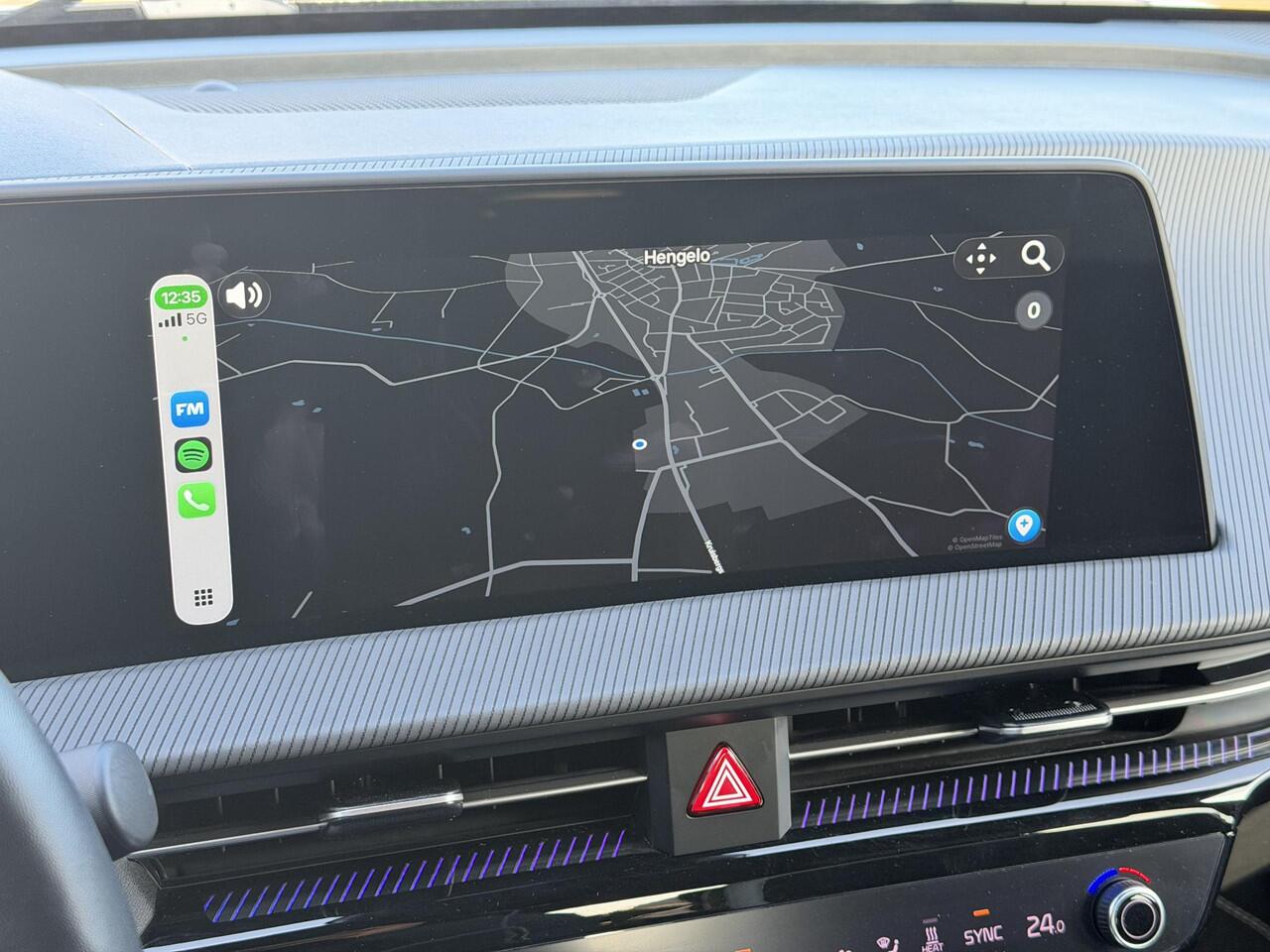 KIA EV6 GT-Line AWD 77.4 kWh / 325 Pk / SOH 99% / Fabrieksgarantie tot 12-2028 / Dealer Onderhouden / HUD / 360 Camera / Dodehoek / Navigatie / Apple Carplay & Android Auto / Stoelverwarming & Stuurwielverwarming / Stoelventilatie / Elektr. Stoelen / Meridian Sur