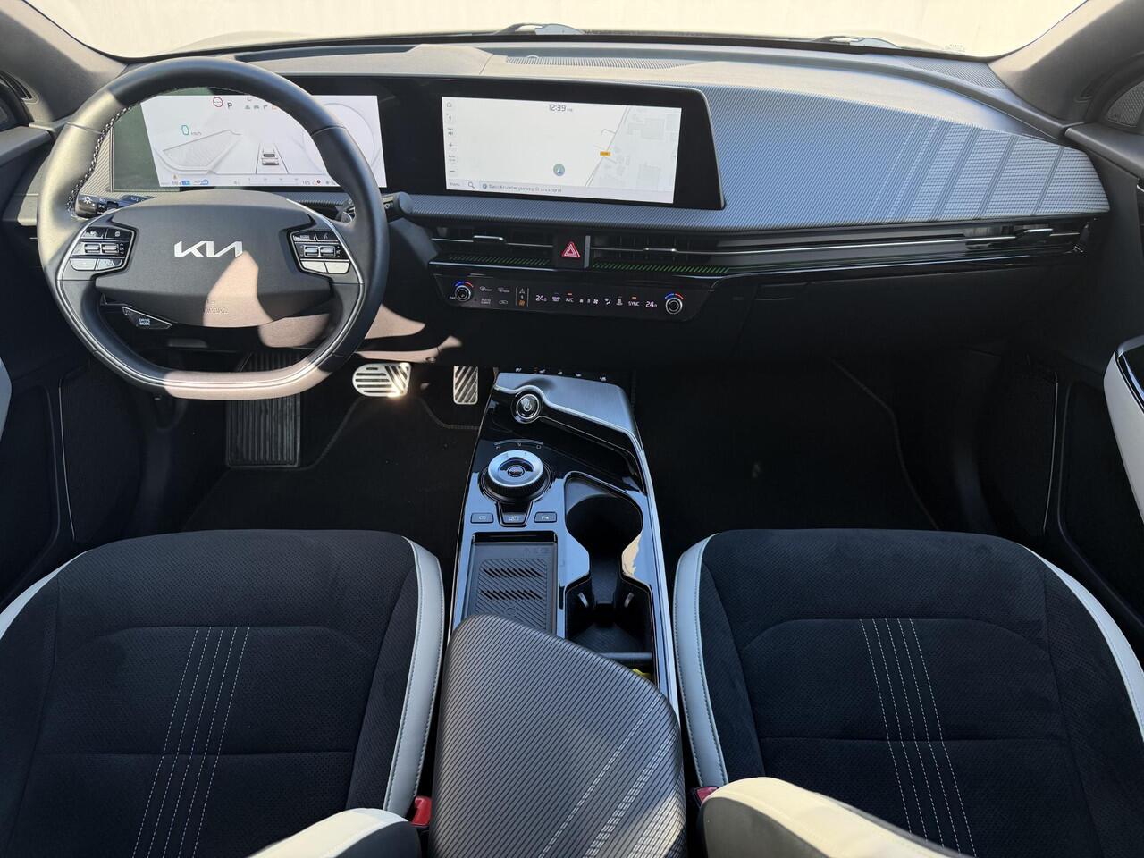 KIA EV6 GT-Line AWD 77.4 kWh / 325 Pk / SOH 99% / Fabrieksgarantie tot 12-2028 / Dealer Onderhouden / HUD / 360 Camera / Dodehoek / Navigatie / Apple Carplay & Android Auto / Stoelverwarming & Stuurwielverwarming / Stoelventilatie / Elektr. Stoelen / Meridian Sur