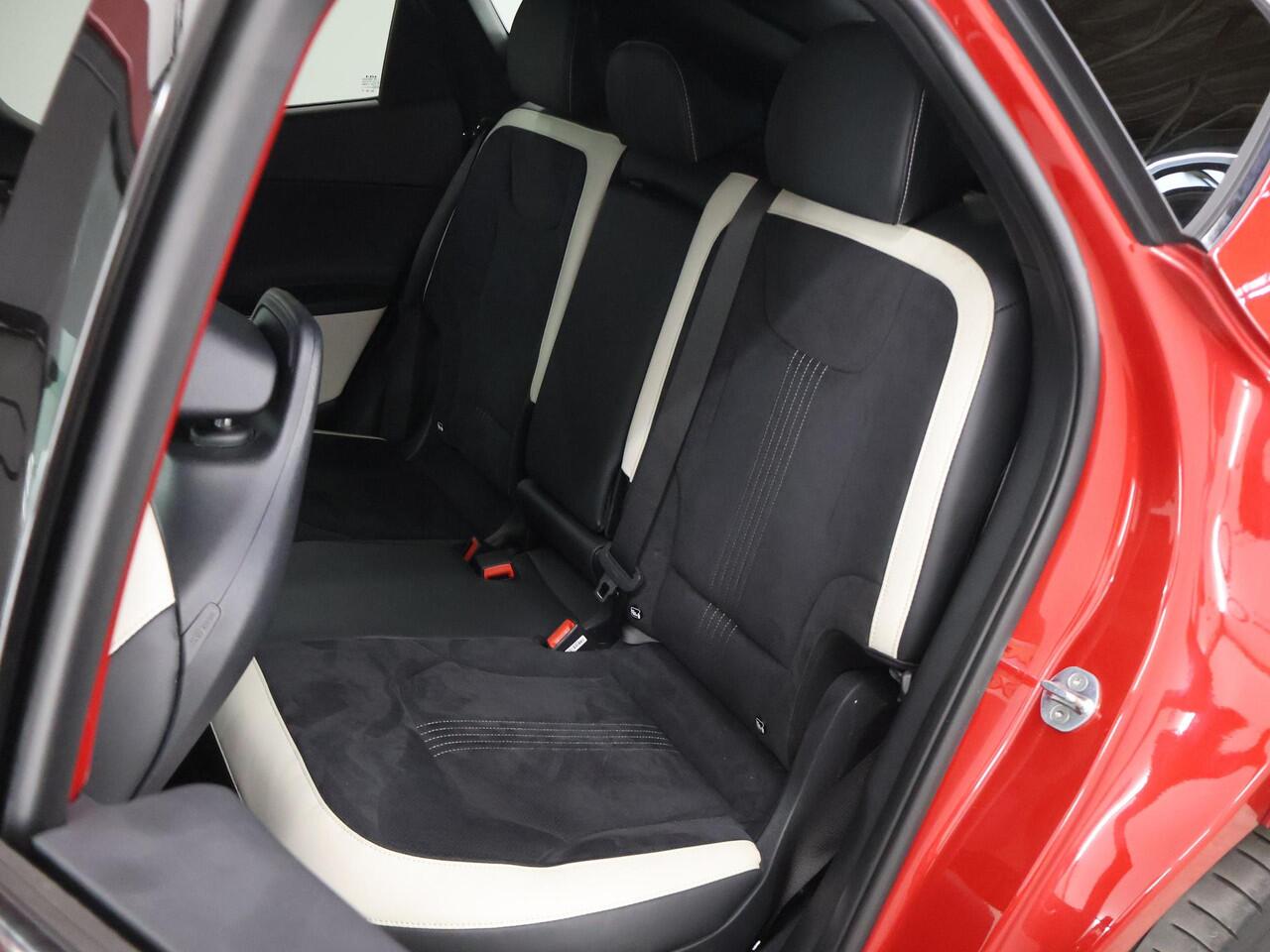 KIA EV6 GT-Line 77.4 kWh | Panoramadak | Meridian Audio | Elekt. Stoelverstelling met geheugen | Stoelventilatie | Head-Up Display |