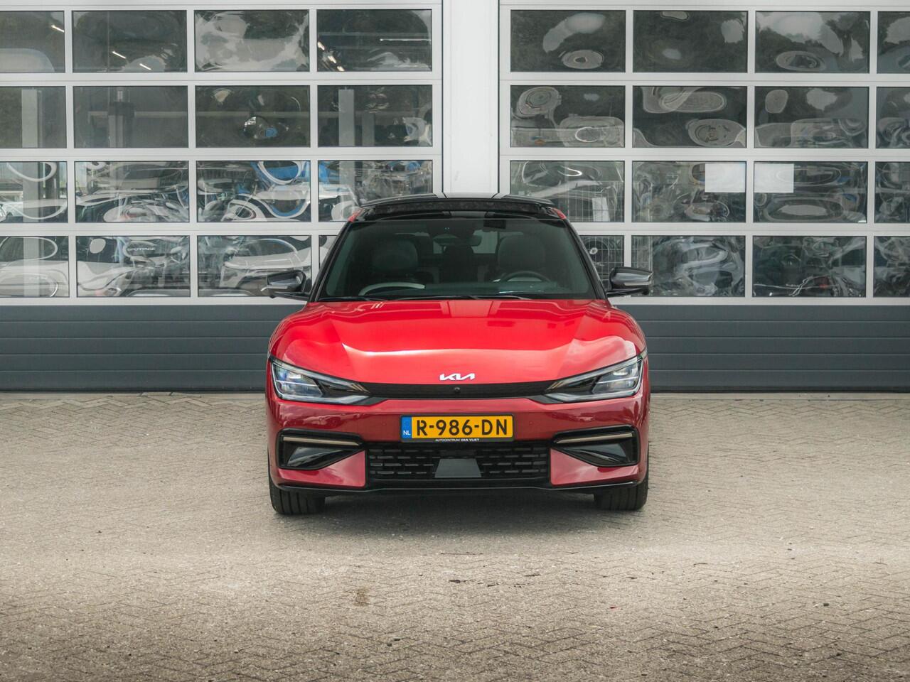 KIA EV6 GT-Line 77.4 kWh schuifkanteldak l Stoelverwarming en stoel ventilatie l Meridian soundsysteem