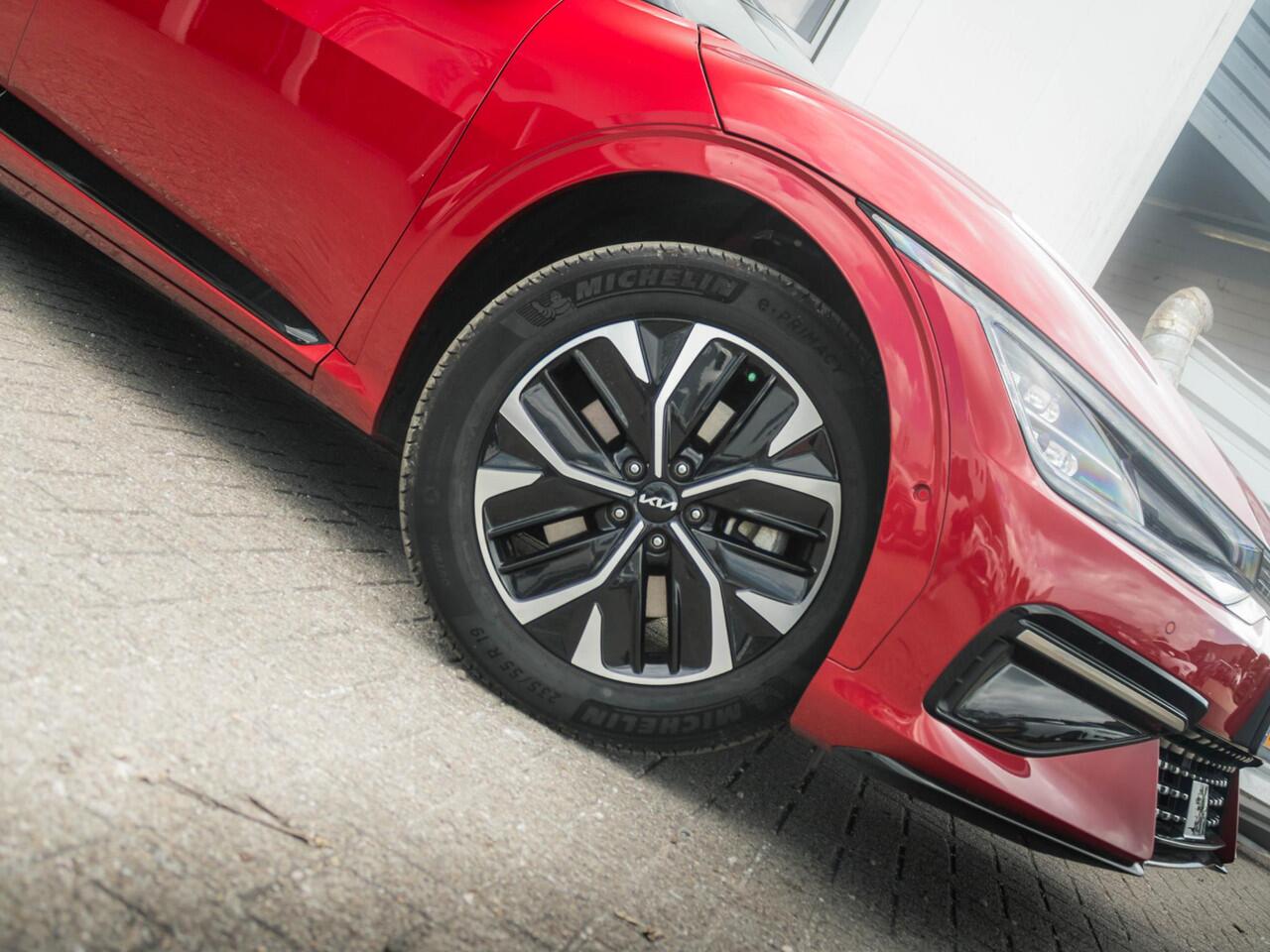 KIA EV6 GT-Line 77.4 kWh schuifkanteldak l Stoelverwarming en stoel ventilatie l Meridian soundsysteem