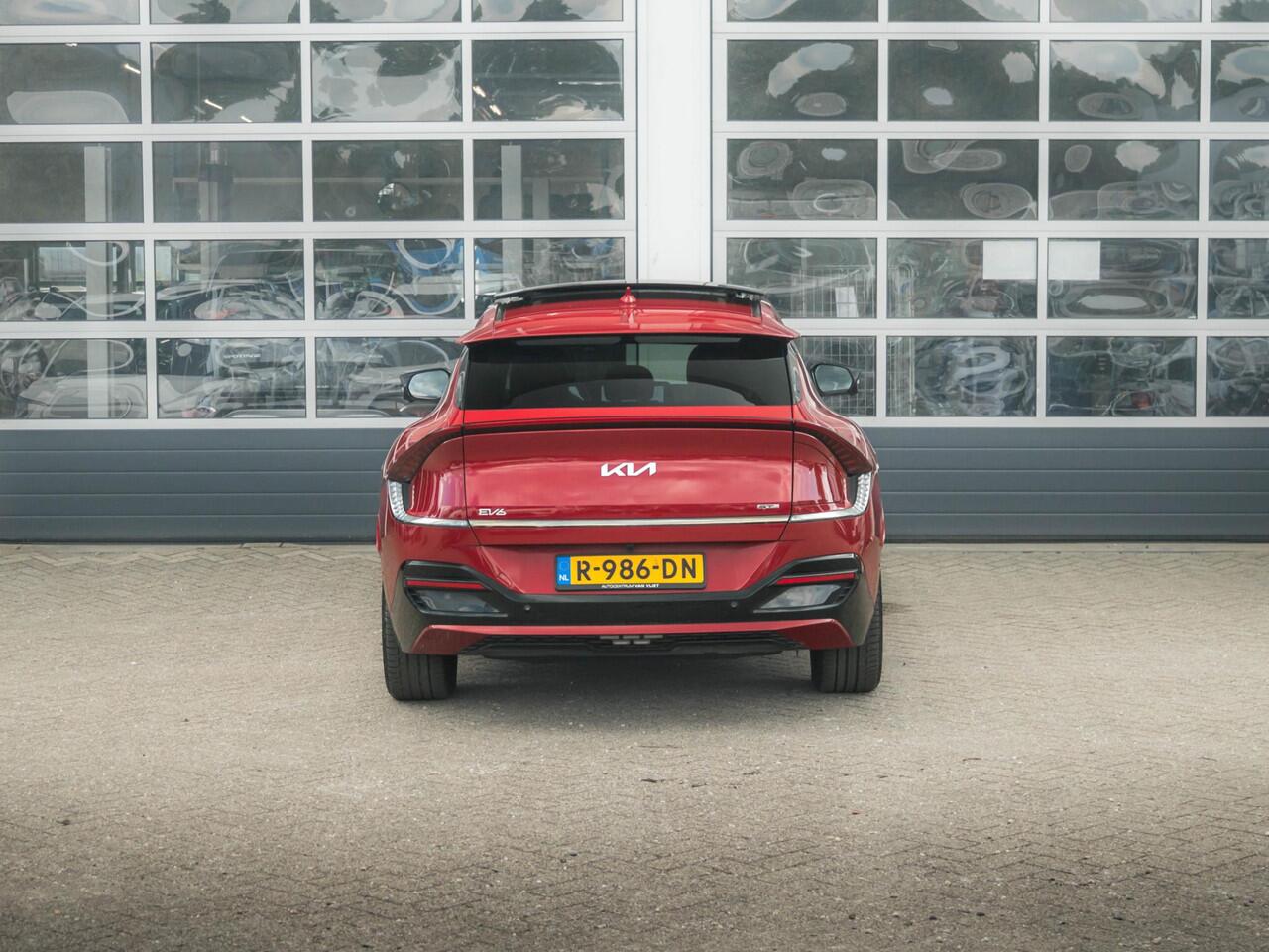 KIA EV6 GT-Line 77.4 kWh schuifkanteldak l Stoelverwarming en stoel ventilatie l Meridian soundsysteem