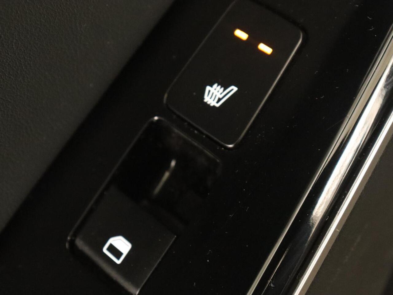 KIA EV6 Plus 58 kWh | Stoelventilatie | Leder | Warmtepomp | Adaptive cruise | Carplay | Camera | Stoel & stuurverwarming | 19'' | Sfeerverlichting | Navigatie | Keyless