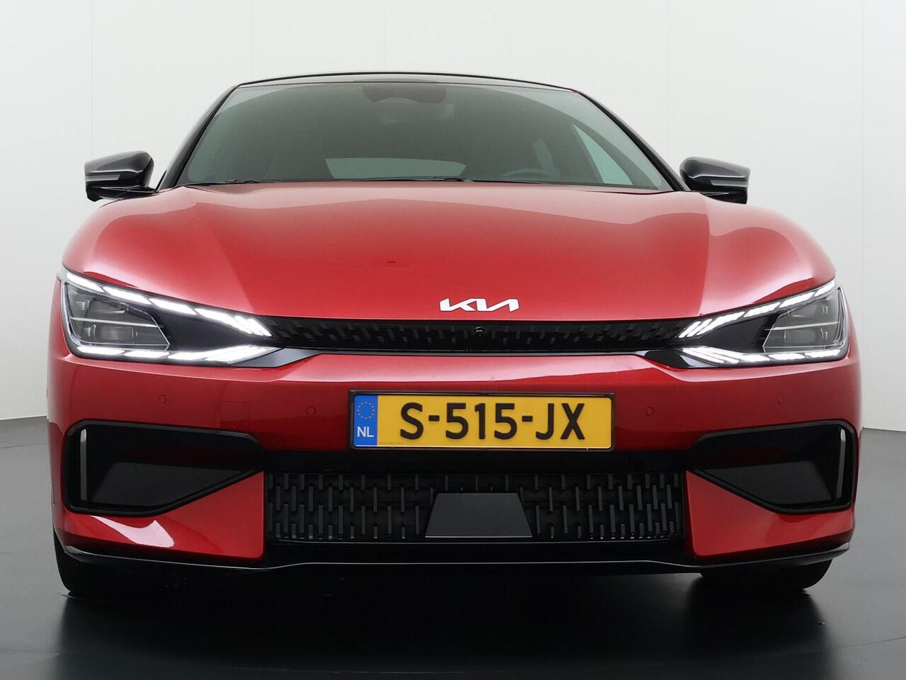 KIA EV6 GT AWD 77.4 kWh VAN: ¤41.900,- VOOR: ¤37.877,- UW EINDEJAARSVOORDEEL: ¤4.023,- | 585PK!| PANO | KIA GARANTIE T/M 2029 | STOEL/STUUR VERW. | 360 CAMERA| ELEK. ACHTERKLEP| HEAD-UP| MERIDIAN AUDIO|