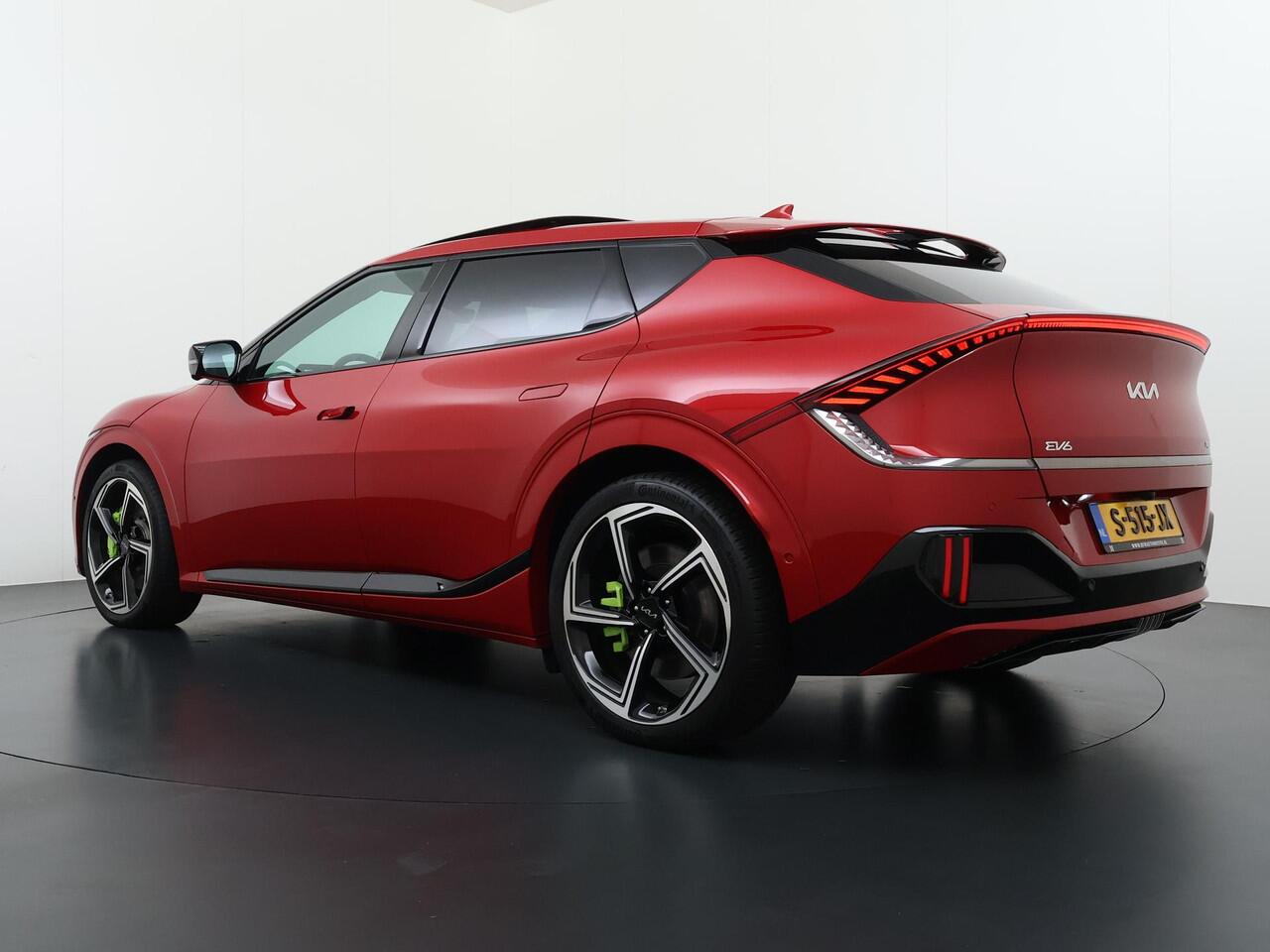 KIA EV6 GT AWD 77.4 kWh VAN: ¤41.900,- VOOR: ¤37.877,- UW EINDEJAARSVOORDEEL: ¤4.023,- | 585PK!| PANO | KIA GARANTIE T/M 2029 | STOEL/STUUR VERW. | 360 CAMERA| ELEK. ACHTERKLEP| HEAD-UP| MERIDIAN AUDIO|