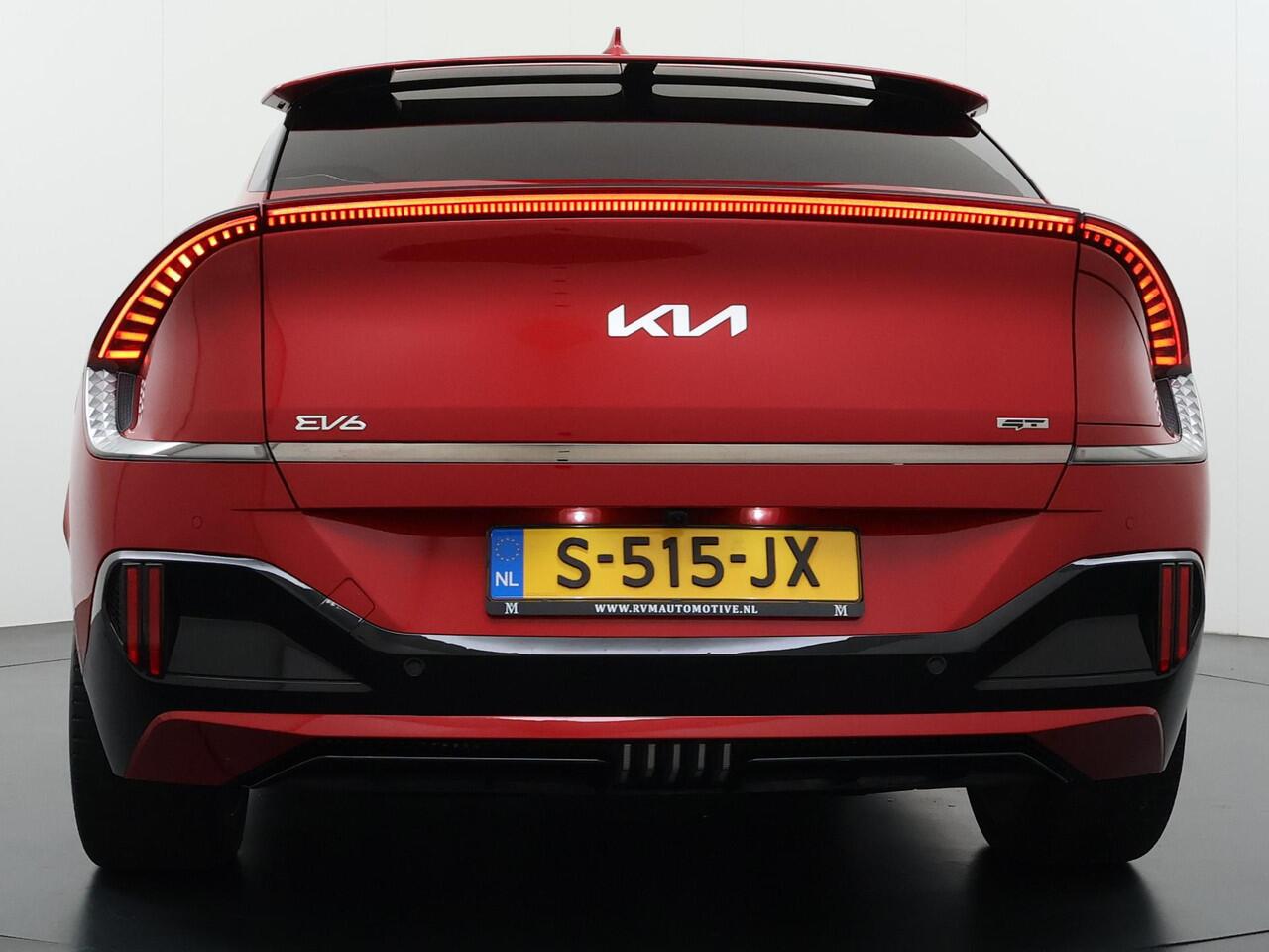KIA EV6 GT AWD 77.4 kWh VAN: ¤41.900,- VOOR: ¤37.877,- UW EINDEJAARSVOORDEEL: ¤4.023,- | 585PK!| PANO | KIA GARANTIE T/M 2029 | STOEL/STUUR VERW. | 360 CAMERA| ELEK. ACHTERKLEP| HEAD-UP| MERIDIAN AUDIO|