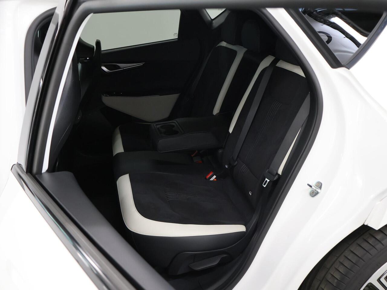 KIA EV6 GT-Line AWD 77.4 kWh | SOH 97% | Panoramadak | Navigatie | Head Up | Parkeercamera | Stoelverwarming/verkoeling | Keyless Go |