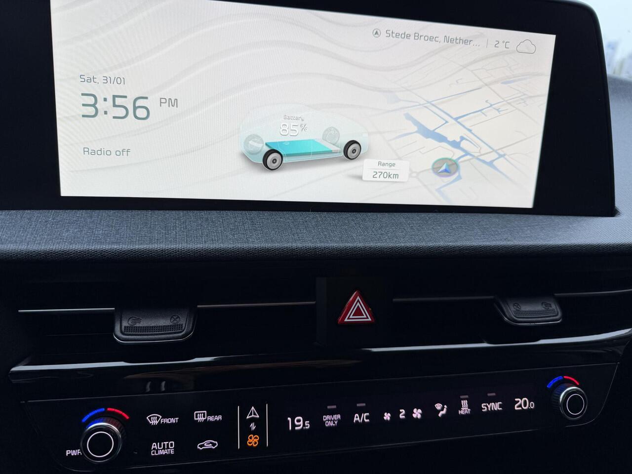 KIA EV6 Air 58 kWh SOH 100% | ADAPTIEVE CRUISECONTROL | NAVIGATIE | LEDER | VERWARMDE VOORSTOELEN | FULL LED PAKKET | AIRCO / ECC | ACHTERUITRIJCAMERA | PARKEERSENSOREN ACHTER |