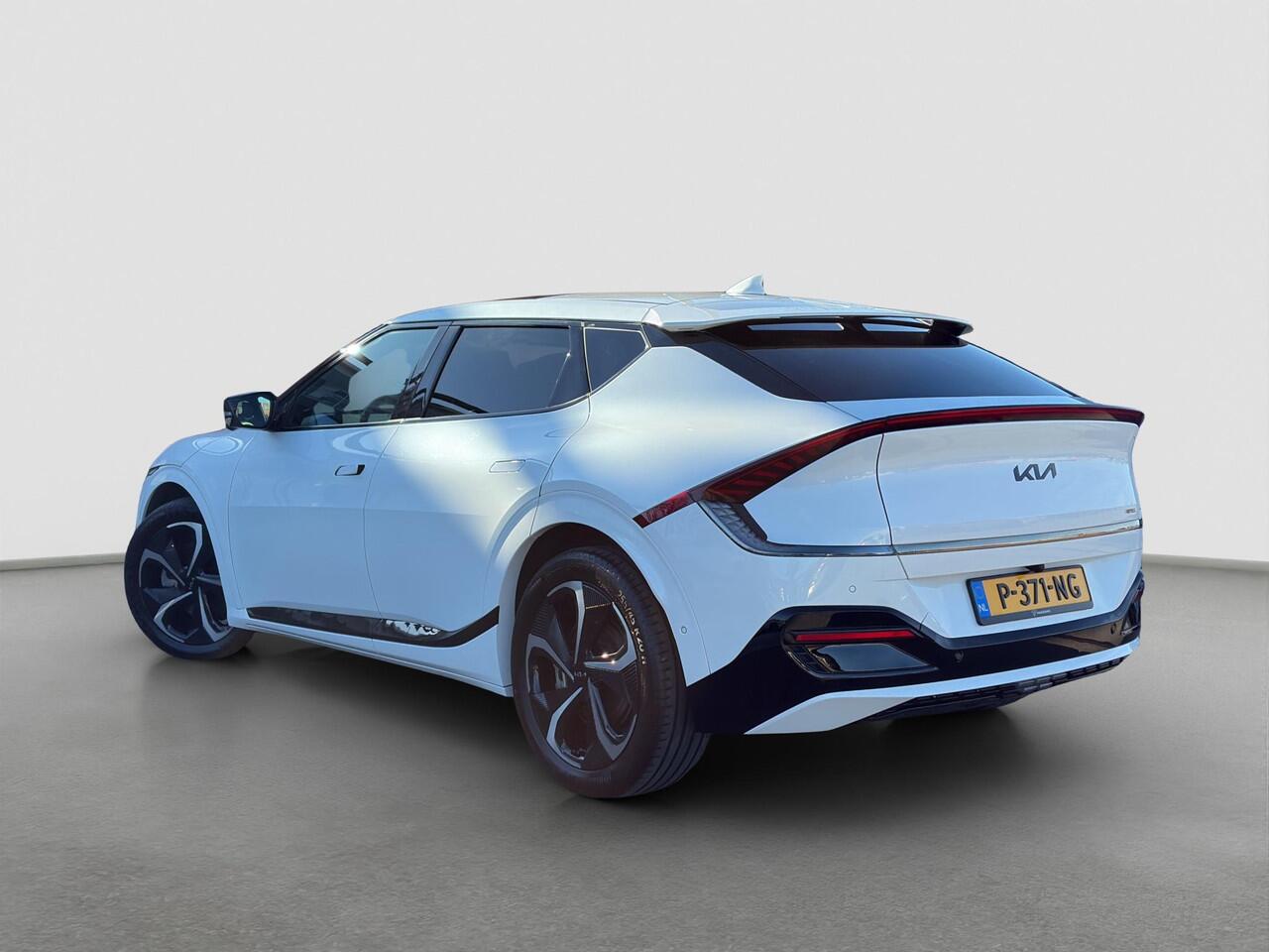 KIA EV6 GT-Line AWD 77.4 kWh Pano | HUD | MeridianSound | 360-Camera | Alcantara/Leder | Memory Seats | Stoelverkoeling | Apple Carplay & Android Auto | SOH 100%