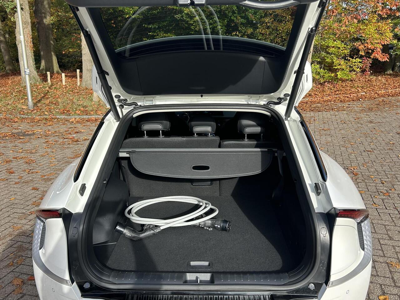 KIA EV6 Plus 77.4 kWh | Trekhaak | Vehicle-To-Load | Spraakbediening | Dodehoek detectie met correctie | Parkeersensoren | Achteruitrij camera | Stoel/Stuurverwarming |