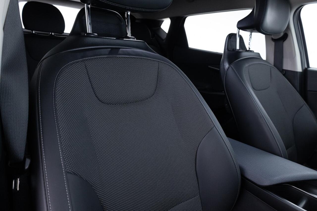 KIA EV6 Air 58 kWh *MAT GRIJS* Half LEDER | Full LED | Trekhaak ? 1e Eigenaar