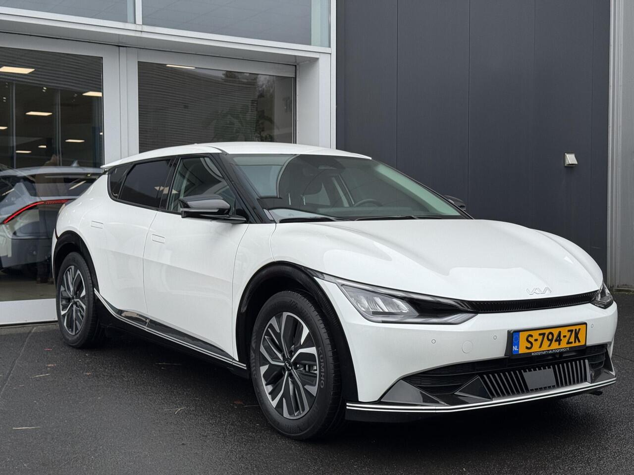 KIA EV6 Plus 77.4 kWh | Trekhaak | V2L | Dodehoek detectie met correctie | Parkeersensoren | Achteruitrij camera | Stoel/Stuurverwarming | Navigatie