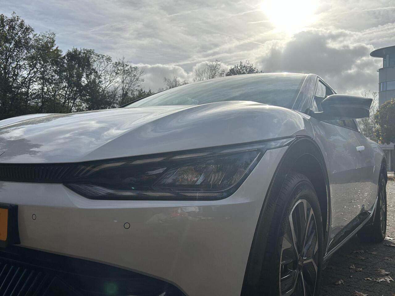 KIA EV6 Plus 77.4 kWh | Trekhaak | V2L | Dodehoek detectie met correctie | Parkeersensoren | Achteruitrij camera | Stoel/Stuurverwarming | Navigatie