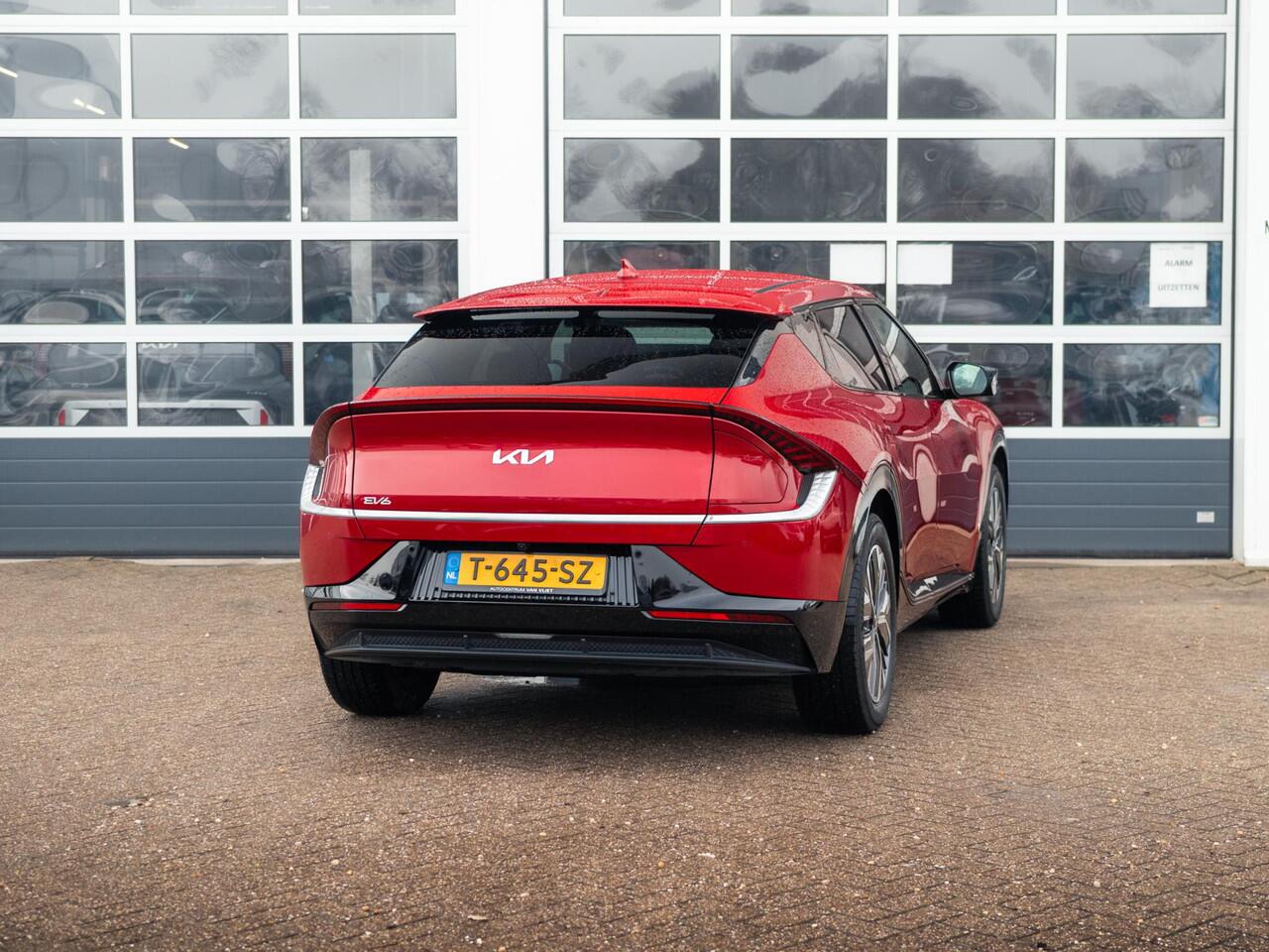 KIA EV6 Plus 58 kWh | SOH 98,1% | Clima | Adapt. Cruise | Camera | Apple Carplay | Stoel, Stuur & Achterbank Verw. | Warmtepomp | Navi | 19" | Keyless | Elektr. A-klep | BSM