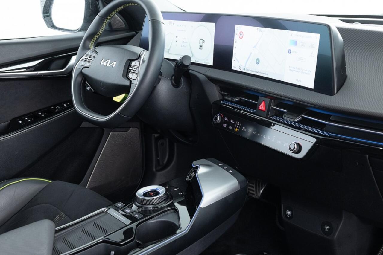KIA EV6 GT AWD 77.4 kWh 585PK | PANORAMADAK | Moonscape MAT | Trekhaak *SOH 97%* .
