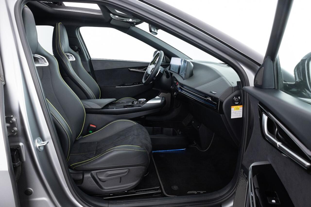 KIA EV6 GT AWD 77.4 kWh 585PK | PANORAMADAK | Moonscape MAT | Trekhaak *SOH 97%* .